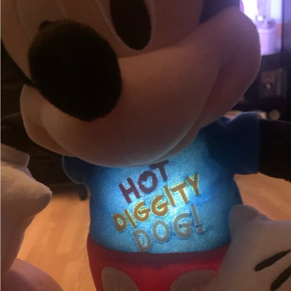 Mickey Mouse Clubhouse Motorized Hot Diggity Sing, Dance and Play Disney Hot Dog - Picture 11 of 12